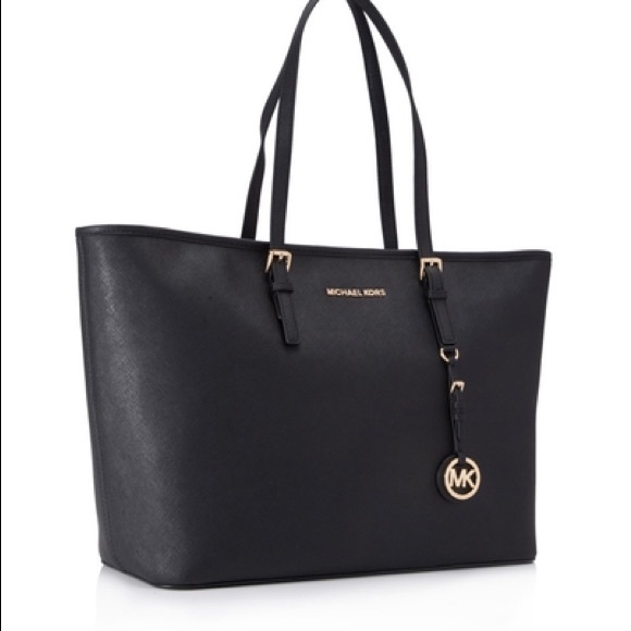 Michael Kors jet set tote in black!